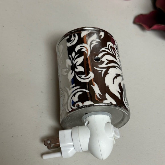 Celebrating Home Night light or Fragrance warmer Florence Plug in - Picture 8 of 14